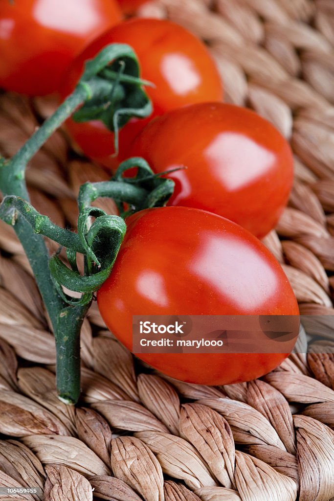 Haufen frische Tomaten - Lizenzfrei Blatt - Pflanzenbestandteile Stock-Foto