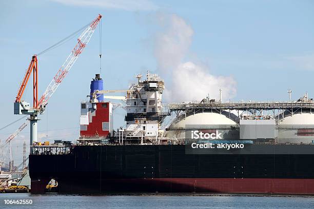 Estaleiro - Fotografias de stock e mais imagens de Aço - Aço, Carregar, Casco - Peça de Embarcação