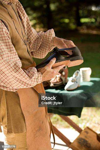 18 Jahrhundert Schuhmacher Stockfoto und mehr Bilder von Eine Person - Eine Person, Farbbild, Fotografie