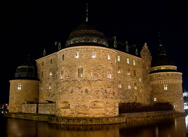 örebro castle at night - örebro slott bildbanksfoton och bilder