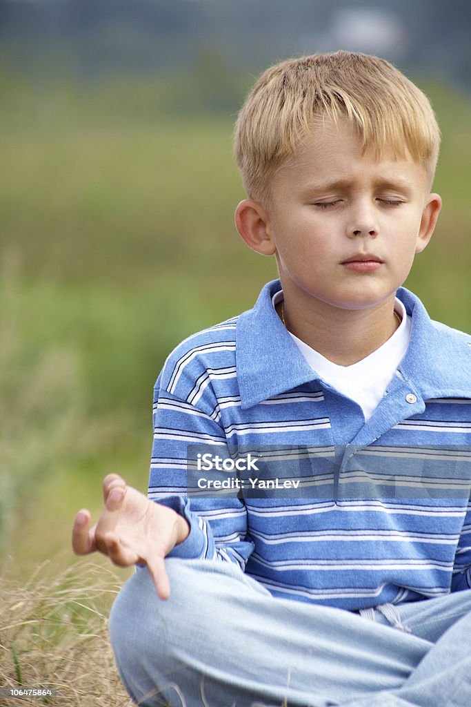 Meditation - Lizenzfrei 6-7 Jahre Stock-Foto