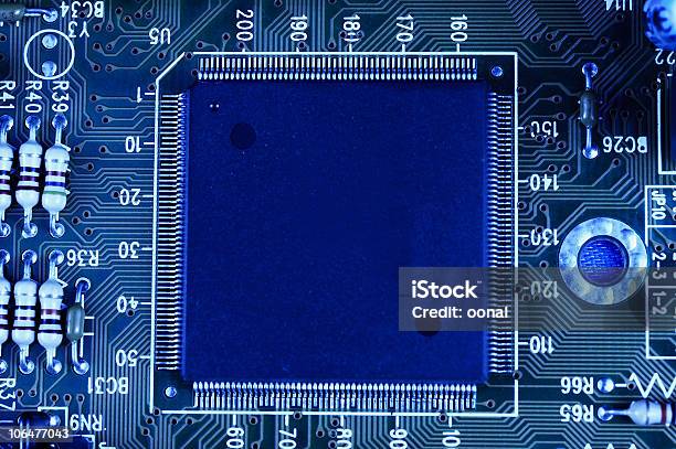 Chip Sulla Scheda A Circuito - Fotografie stock e altre immagini di Semiconduttore - Semiconduttore, Attrezzatura, Attrezzatura informatica