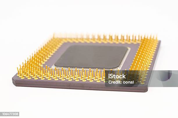 Foto de Chip De Computador e mais fotos de stock de Chip de computador - Chip de computador, Dourado - Descrição de Cor, Indústria eletrônica