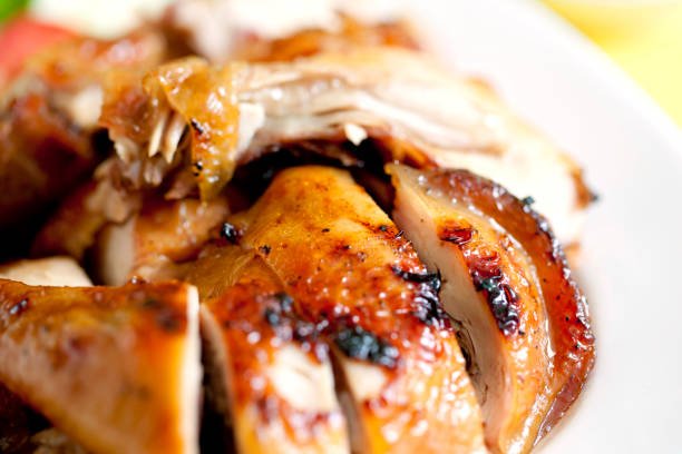 grilled chicken is a popular dish of thai people. it can be eaten from main dishes, snacks, appetizers or hors d'oeuvres. selective focus - hors imagens e fotografias de stock