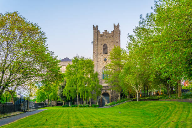 церковь святого одоена в дублине, ирландия - dublin ireland place of worship church travel destinations стоковые фото и изображения