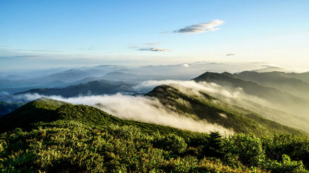 vd703 bulutlu sabah en yüksek - korea stok fotoğraflar ve resimler
