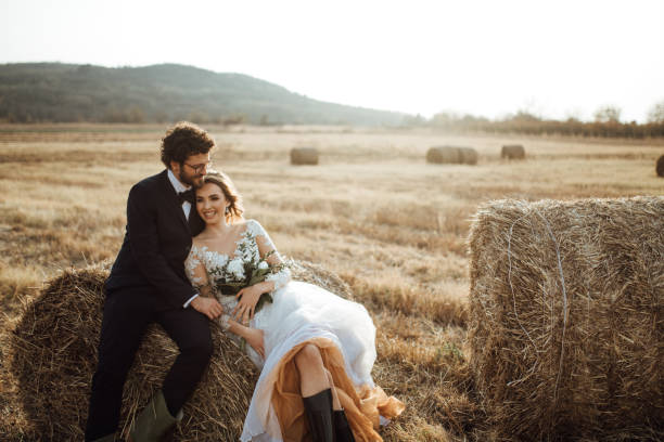 novia y el novio - novio participación en la boda fotografías e imágenes de stock