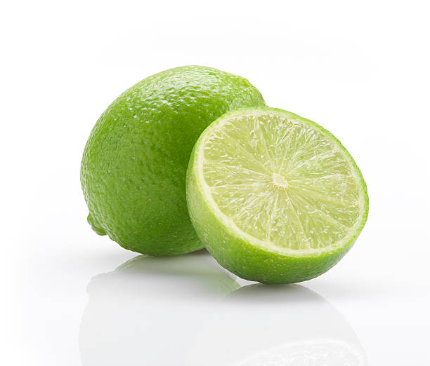 limón - limones verdes fotografías e imágenes de stock