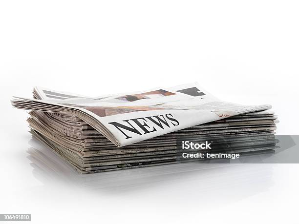 Tageszeitung Stockfoto und mehr Bilder von Zeitung - Zeitung, Gestapelt, Medienwelt