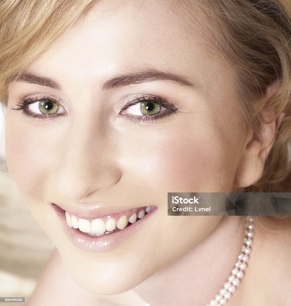 Uśmiech piękna blond Panna młoda - Zbiór zdjęć royalty-free (Adolescencja)