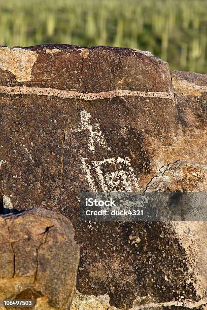 Petroglyph - Fotografie stock e altre immagini di Arizona - Arizona, Composizione verticale, Cultura tribale degli indiani d'America