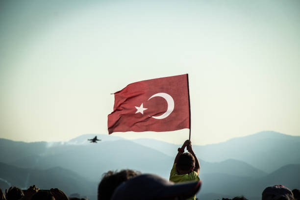 Turkis estrellas equipo de acrobacia aérea en el día de la liberación en İzmir - foto de stock
