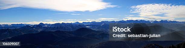 Panoramiczny Widok Na Alpy Hosta W Zimie - zdjęcia stockowe i więcej obrazów Alpinizm - Alpinizm, Alpy, Badanie