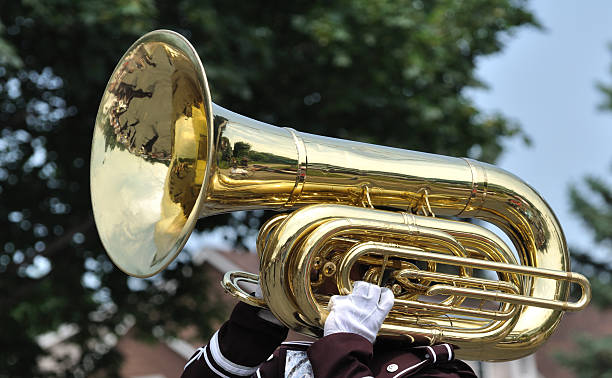 faire défiler tuba dans parade - 2546 photos et images de collection