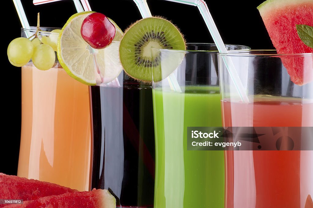 Jugos y frutas frescas, bebidas saludables, serie orgánicos - Foto de stock de Batido de frutas libre de derechos