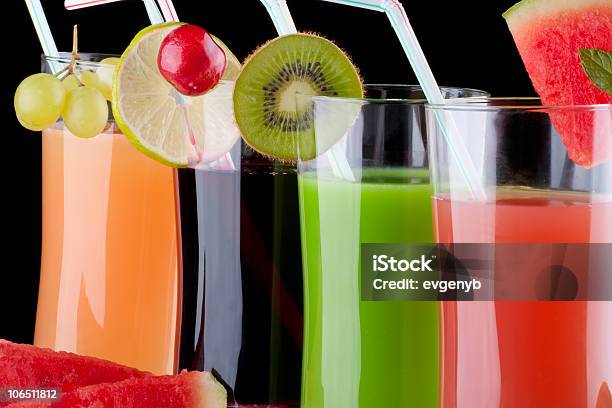 Jugos Y Frutas Frescas Bebidas Saludables Serie Orgánicos Foto de stock y más banco de imágenes de Batido de frutas