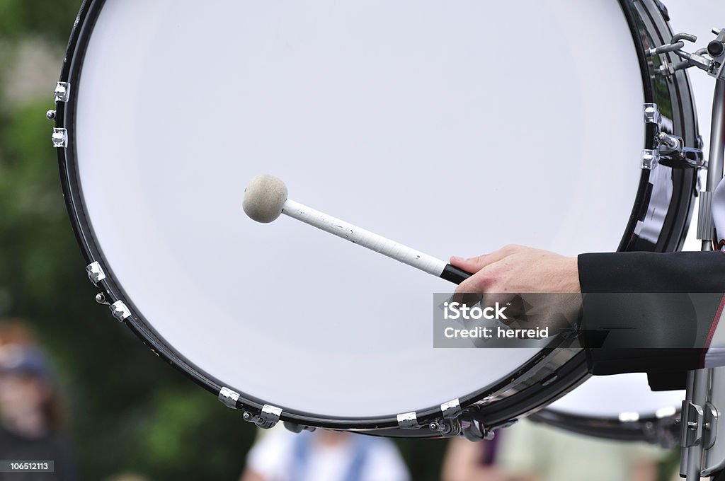 ドラムが大太鼓のパレード - 大太鼓のロイヤリティフリーストックフォト