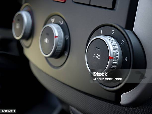 Controlo Da Temperatura - Fotografias de stock e mais imagens de Carro - Carro, Clima, Controlo