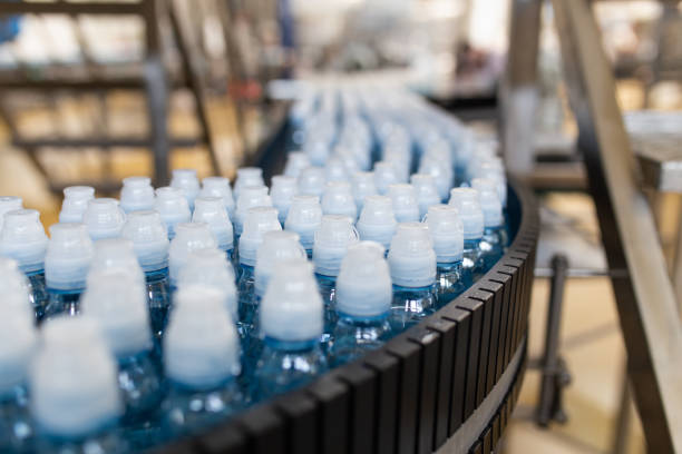 istock Water bottling factory 1065131334