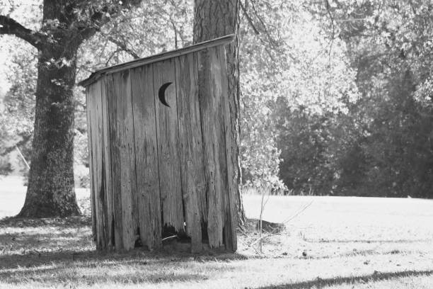 Outhouse Old rotten outhouse Outhouse stock pictures, royalty-free photos & images
