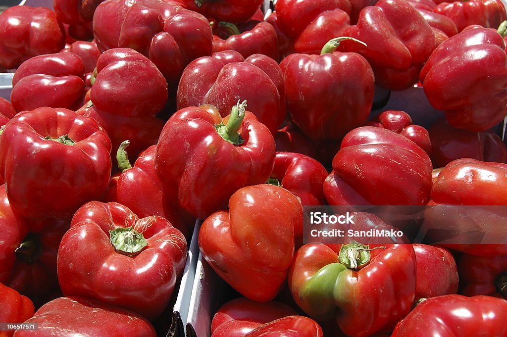 Poivrons rouges frais - Photo de Poivron rouge libre de droits