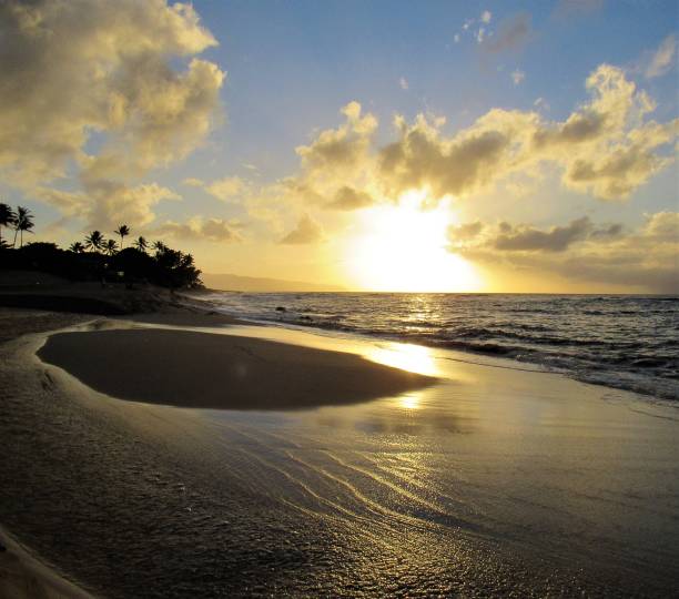 istock Sunset at Sunset Beach, North Shore, Sunset, Oahu, Hawaii 1065236092