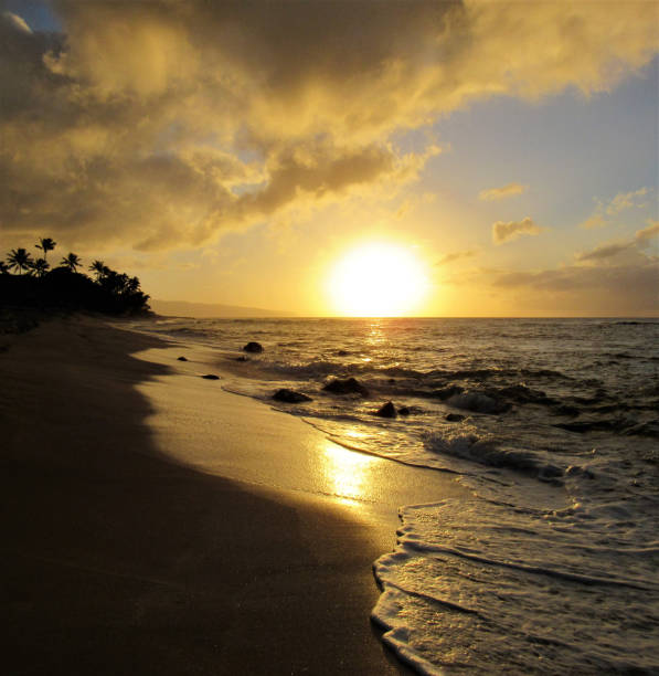 istock Sunset at Sunset Beach, North Shore, Sunset, Oahu, Hawaii 1065236110