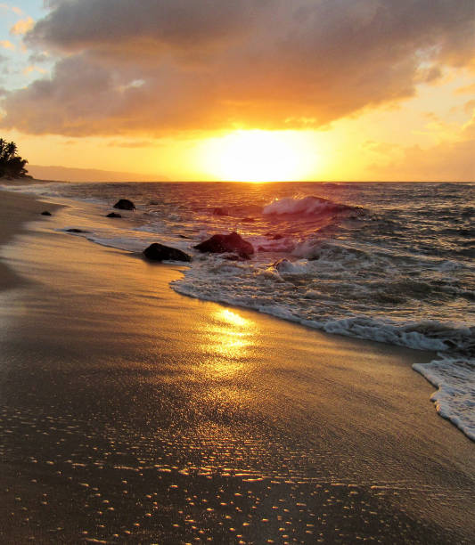 istock Sunset at Sunset Beach, North Shore, Sunset, Oahu, Hawaii 1065236126