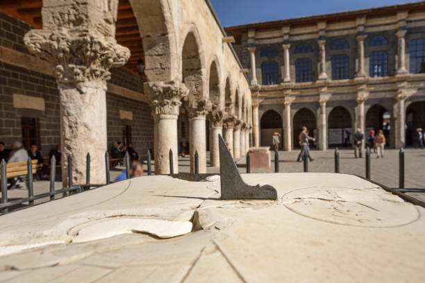 Ancient Sundial in the Courtyard of Grand Mosque (Ulu Cami) in Diyarbakir, Turkey The Great Mosque (dates back to 7th century) of Diyarbakır is considered by some to be the fifth holiest site in Islam. ulu camii stock pictures, royalty-free photos & images