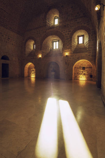 mor 가브리엘 교회, midyat, 터키 - church sunbeam sunlight indoors 뉴스 사진 이미지