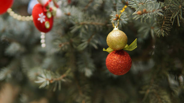 рождественские украшения елки на 2019 год - 7677 стоковые фото и изображения