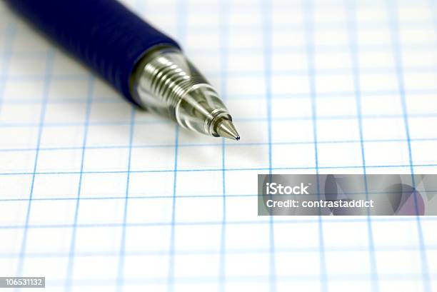 ペンとグラフ用紙 - ます目のストックフォトや画像を多数ご用意 - ます目, インク, カラー画像