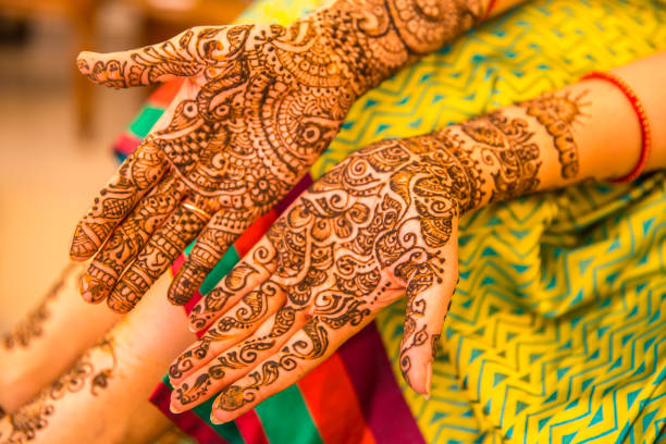 istock Henna Tattoo on a Bride's hands. Indian wedding. 1065321284