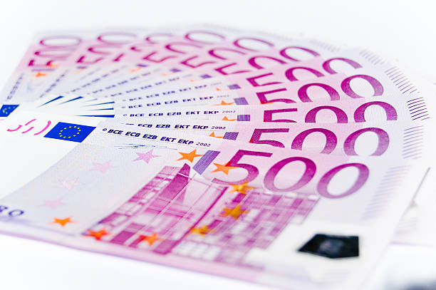 banconote in euro - economise foto e immagini stock