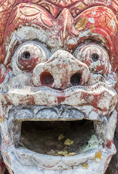 발리, 인도네시아에 타 tirta gangga 물 궁전에서 종교 인도네시아어 조각 - bali sculpture balinese culture human face 뉴스 사진 이미지