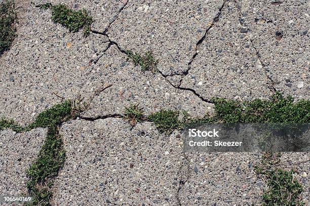 O Passeio Está Rachado - Fotografias de stock e mais imagens de Acabado - Acabado, Antigo, Apodrecer