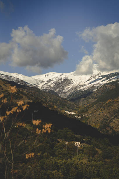 istock Alpujarras snow trip in Sierra Nevada, Spain 1065408336