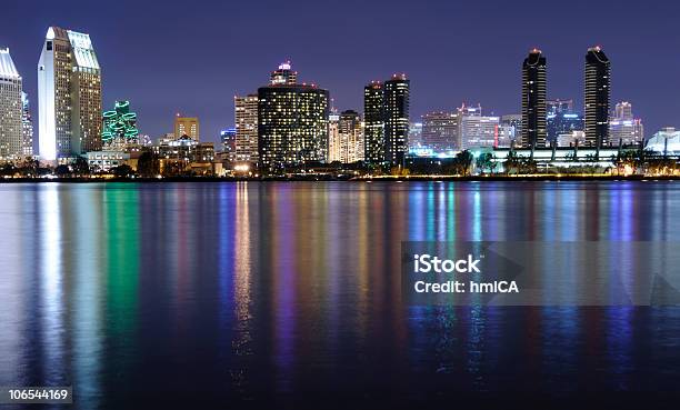 San Diego Bay Di Notte - Fotografie stock e altre immagini di Notte - Notte, San Diego, Orizzonte urbano