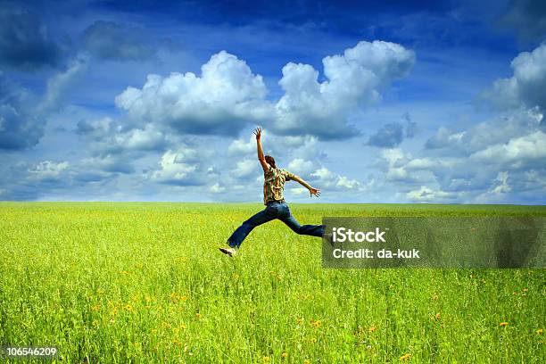 La Libertad Foto de stock y más banco de imágenes de Campo - Tierra cultivada - Campo - Tierra cultivada, Correr, Flor