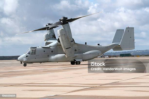 Military Mv 22 Osprey Avión Foto de stock y más banco de imágenes de Águila Pescadora - Águila Pescadora, Avión, Avión militar