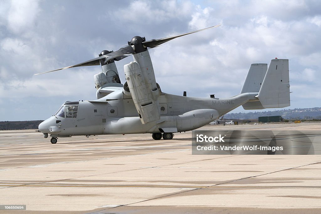 Military MV - 22 Falco pescatore aereo - Foto stock royalty-free di Falco pescatore