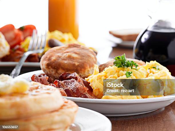 Grande Pequenoalmoço - Fotografias de stock e mais imagens de Pequeno Almoço - Pequeno Almoço, Prato, Amarelo
