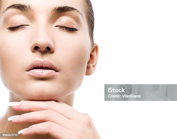 Closeup Cara De Mulher Bonita - Fotografias de stock e mais imagens de Massagem Facial - Massagem Facial, Mulheres, Só Uma Mulher