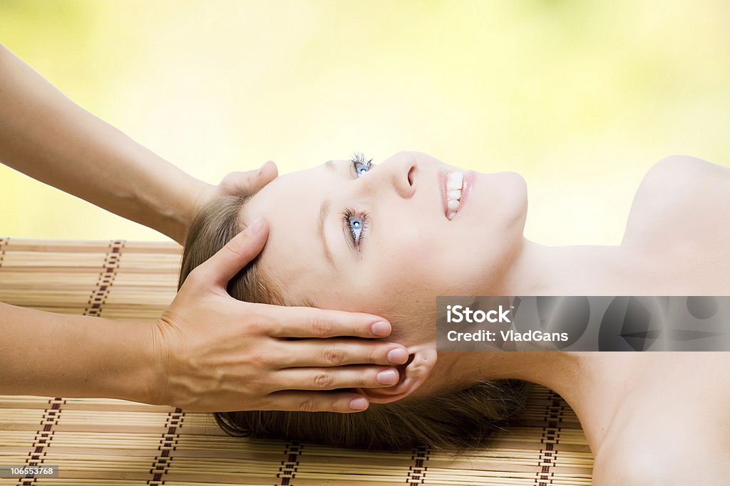 Gesichtsbehandlung, massage - Lizenzfrei 20-24 Jahre Stock-Foto