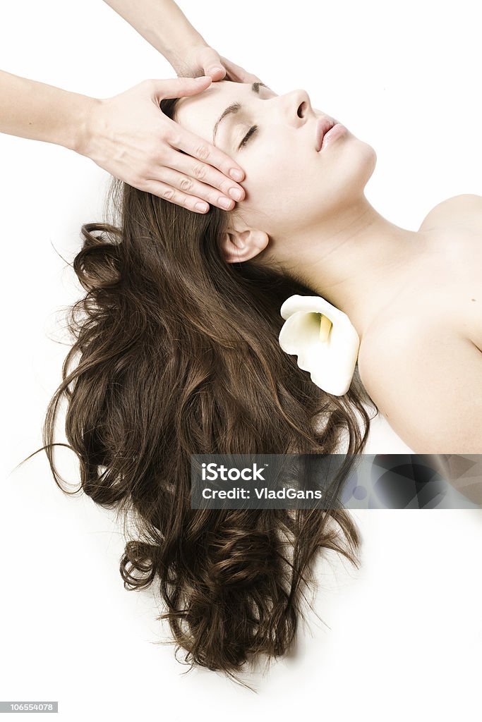 Massaggio del viso - Foto stock royalty-free di 20-24 anni
