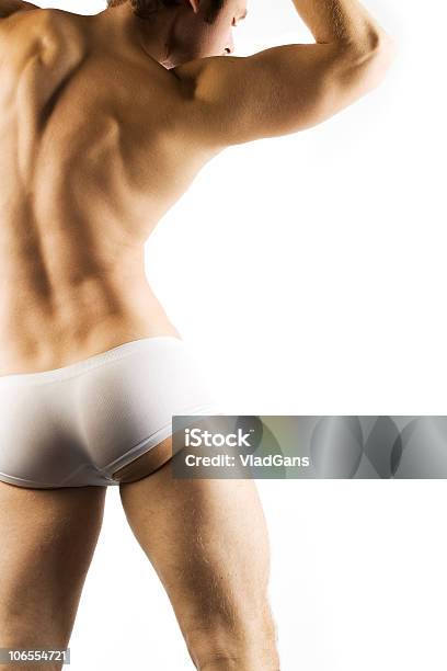 Foto de Torso Muscular Em Branco Shorts Masculinos e mais fotos de stock de Academia de ginástica - Academia de ginástica, Homens, Nu