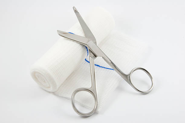 aprovisionamiento médico, vendaje sheers - gauze bandage adhesive bandage healthcare and medicine fotografías e imágenes de stock