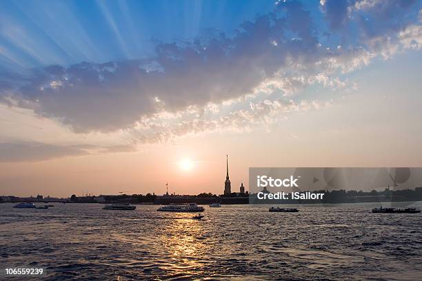 Saint Pietroburgo - Fotografie stock e altre immagini di Acqua - Acqua, Ambientazione esterna, Arrangiare