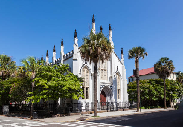 istock Huguenot Church in Charleston 1065593084