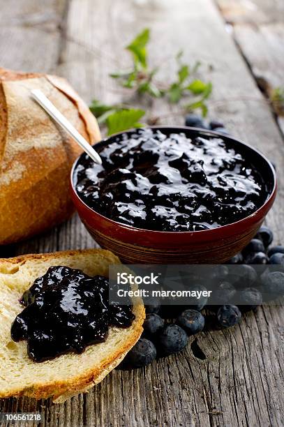 Marmellata Di Mirtilli - Fotografie stock e altre immagini di Cibo - Cibo, Composizione verticale, Cucchiaio